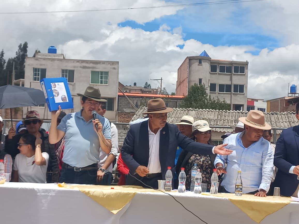 Más de 25 barrios del noreste de Riobamba se beneficiarán con obra de alcantarillado